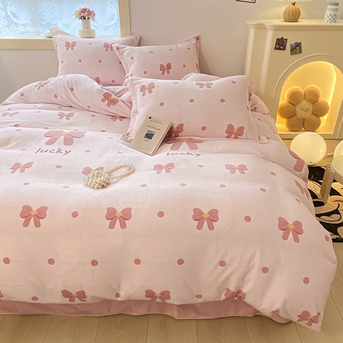 91家纺网 家纺一手货源 找家纺 沐慕  2022新款牛奶绒四件套 幸运蝴蝶结