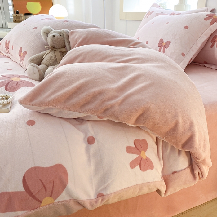 91家纺网 家纺一手货源 找家纺 沐慕  2022新款牛奶绒四件套 幸运蝴蝶结