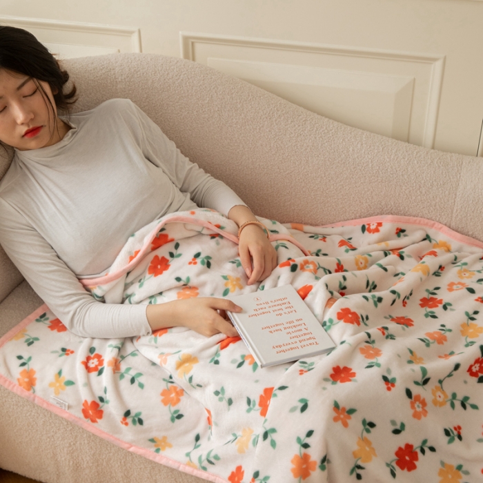 91家纺网 家纺一手货源 找家纺 舒梦琪爆款加厚小清新牛奶绒空调毯披肩毯卡通午睡毛毯 春意盎然