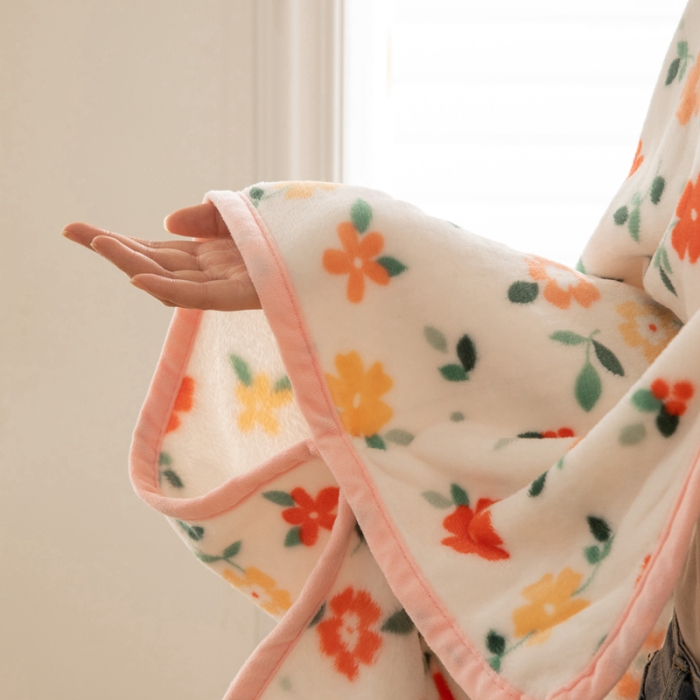 91家纺网 家纺一手货源 找家纺 舒梦琪爆款加厚小清新牛奶绒空调毯披肩毯卡通午睡毛毯 春意盎然