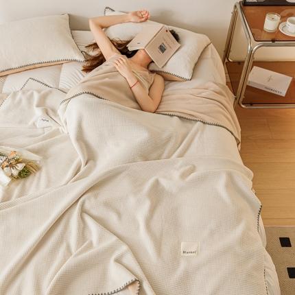 91家纺网 家纺一手货源 找家纺 总莱登卡奴 2022新款牛奶绒华芙格双层复合四季盖毯休闲毯