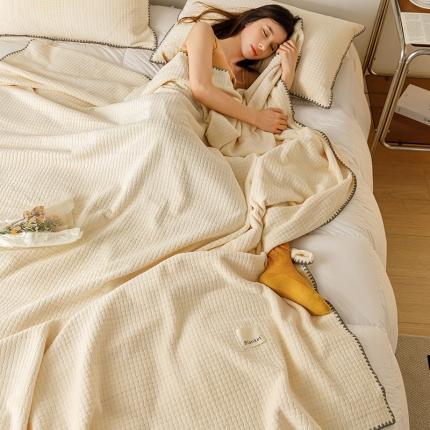 91家纺网 家纺一手货源 找家纺 总莱登卡奴 2022新款牛奶绒华芙格双层复合四季盖毯休闲毯