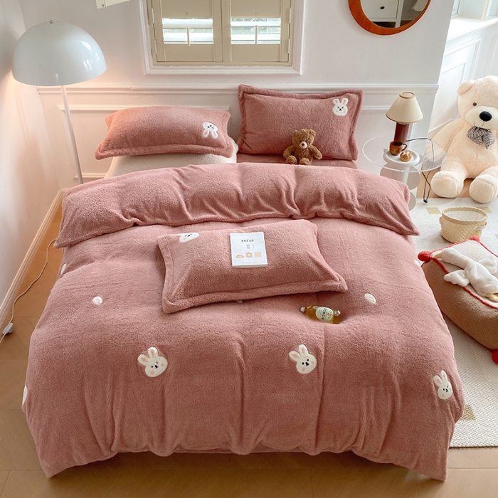 91家纺网 家纺一手货源 找家纺 萝莉家纺 230克高克重软绵绵的泰迪绒四件套 小兔茶粉