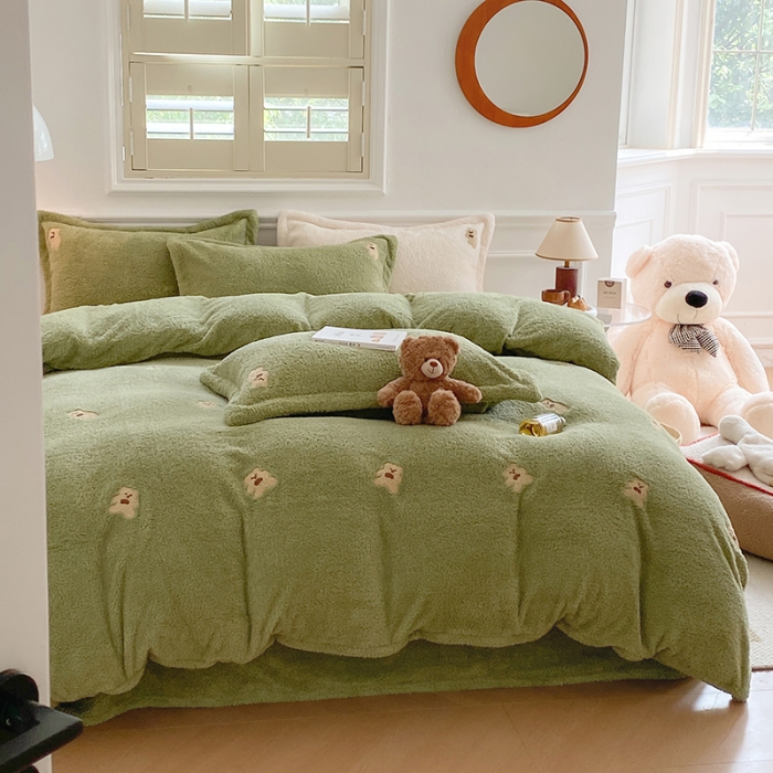 91家纺网 家纺一手货源 找家纺 萝莉家纺 230克高克重软绵绵的泰迪绒四件套 熊豆绿