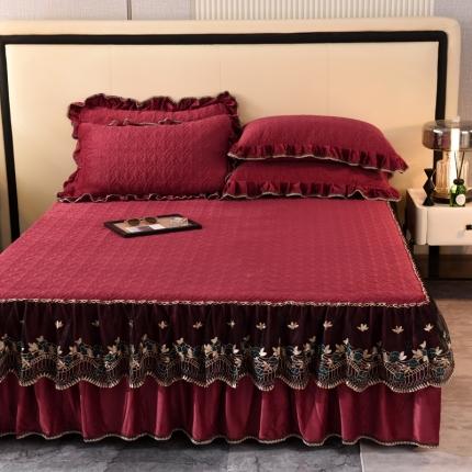 91家纺网 家纺一手货源 找家纺 美达水晶绒纯色夹棉床裙盛世皇朝系列床裙三件套 盛世皇朝-酒红