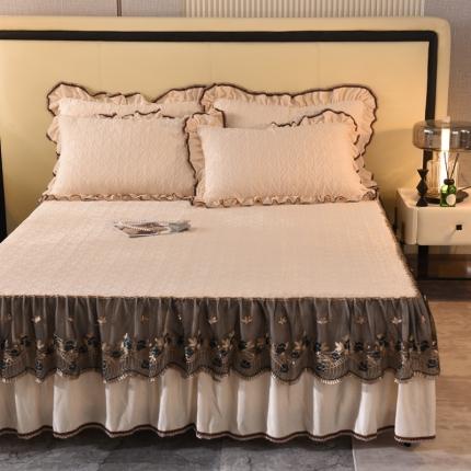 91家纺网 家纺一手货源 找家纺 美达水晶绒纯色夹棉床裙盛世皇朝系列床裙三件套 盛世皇朝-米白