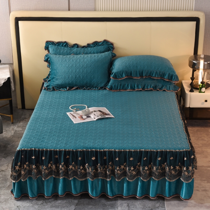 91家纺网 家纺一手货源 找家纺 美达水晶绒纯色夹棉床裙盛世皇朝系列床裙三件套 盛世皇朝-豆绿