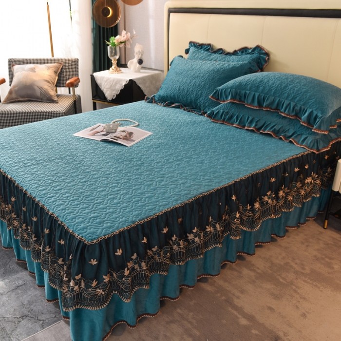 91家纺网 家纺一手货源 找家纺 美达水晶绒纯色夹棉床裙盛世皇朝系列床裙三件套 盛世皇朝-豆绿