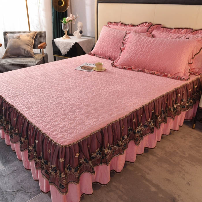 91家纺网 家纺一手货源 找家纺 美达水晶绒纯色夹棉床裙盛世皇朝系列床裙三件套 盛世皇朝-粉玉