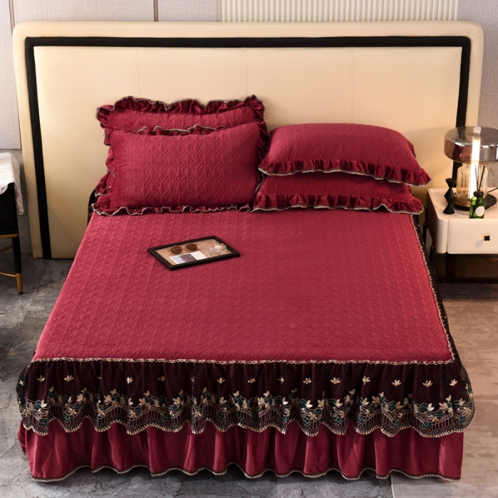 91家纺网 家纺一手货源 找家纺 美达水晶绒纯色夹棉床裙盛世皇朝系列床裙三件套 盛世皇朝-酒红