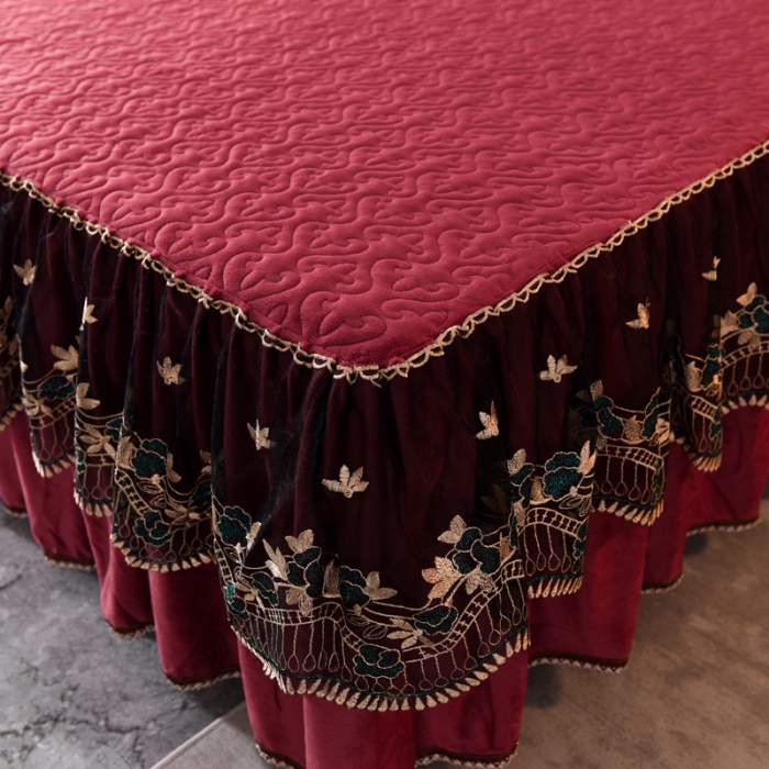 91家纺网 家纺一手货源 找家纺 美达水晶绒纯色夹棉床裙盛世皇朝系列床裙三件套 盛世皇朝-酒红