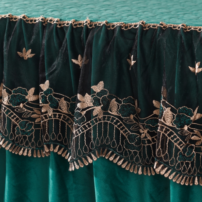 91家纺网 家纺一手货源 找家纺 美达水晶绒夹棉床裙盛世皇朝系列床裙三件套 盛世皇朝-孔雀绿