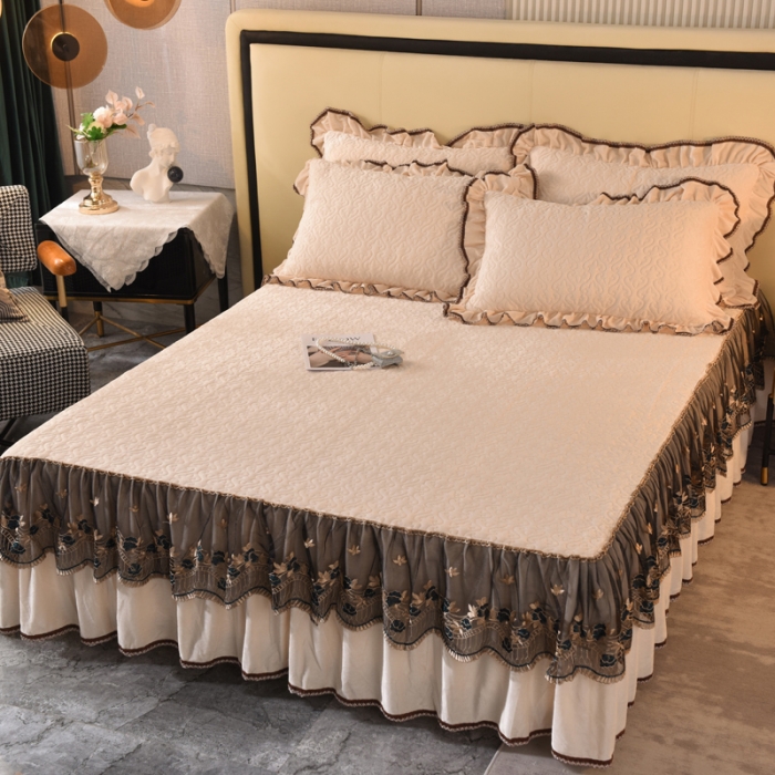 91家纺网 家纺一手货源 找家纺 美达水晶绒纯色夹棉床裙盛世皇朝系列床裙三件套 盛世皇朝-米白