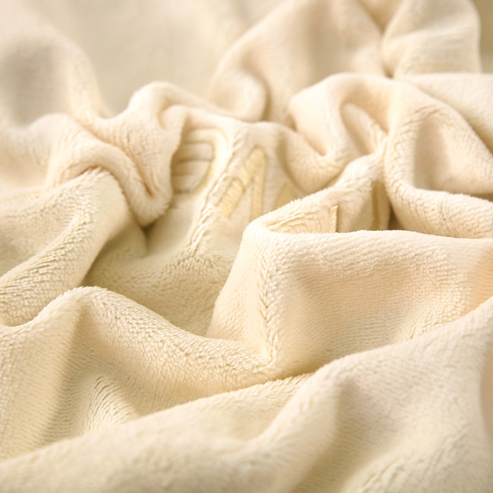 91家纺网 家纺一手货源 找家纺 贝拉梦 2023新款全消光加厚牛奶绒素色绣花四件套系列奶油白