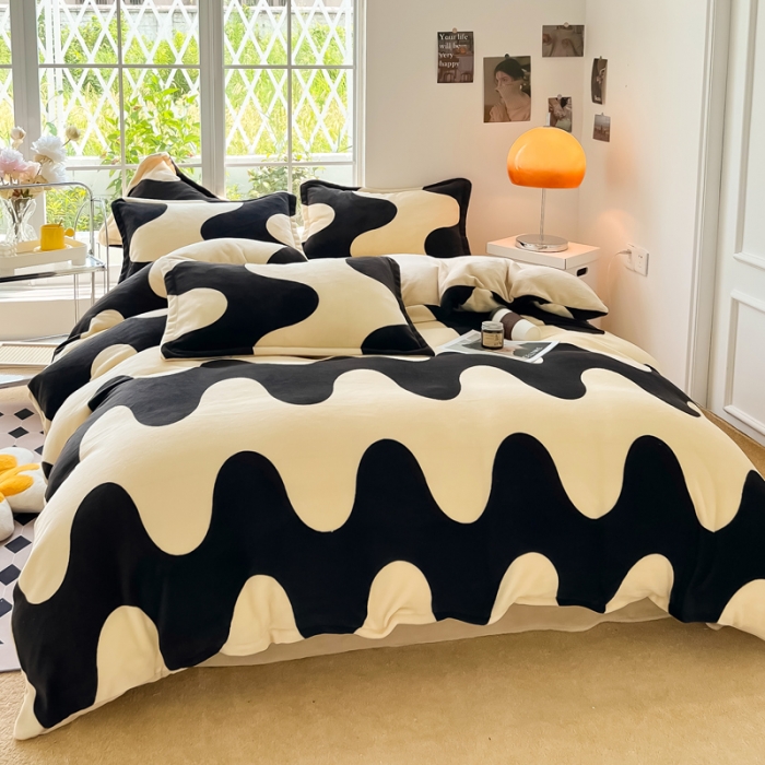 91家纺网 家纺一手货源 找家纺 米莱 2022新款牛奶绒小清新印花四件套 布鲁条纹