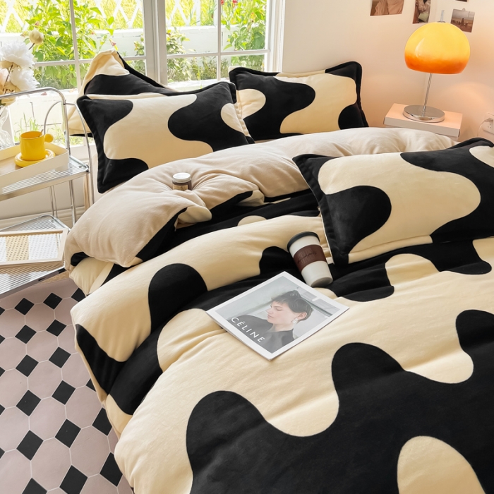 91家纺网 家纺一手货源 找家纺 米莱 2022新款牛奶绒小清新印花四件套 布鲁条纹