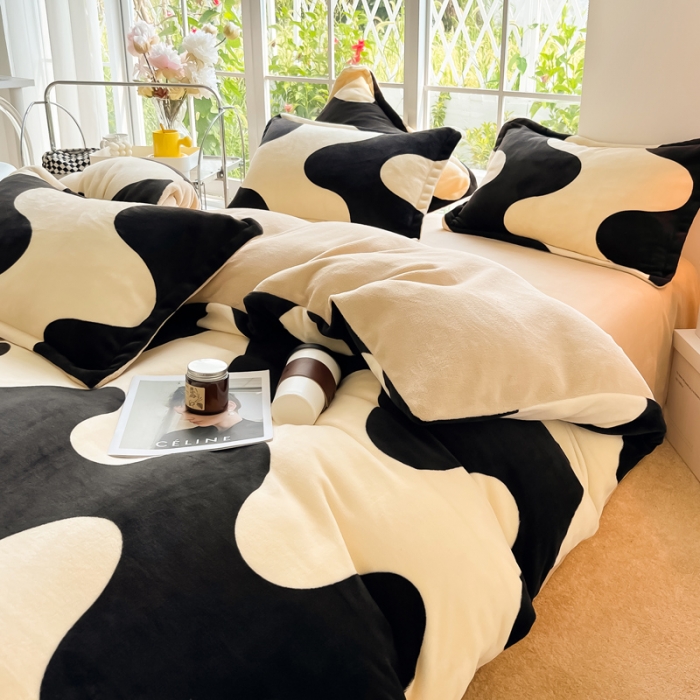 91家纺网 家纺一手货源 找家纺 米莱 2022新款牛奶绒小清新印花四件套 布鲁条纹