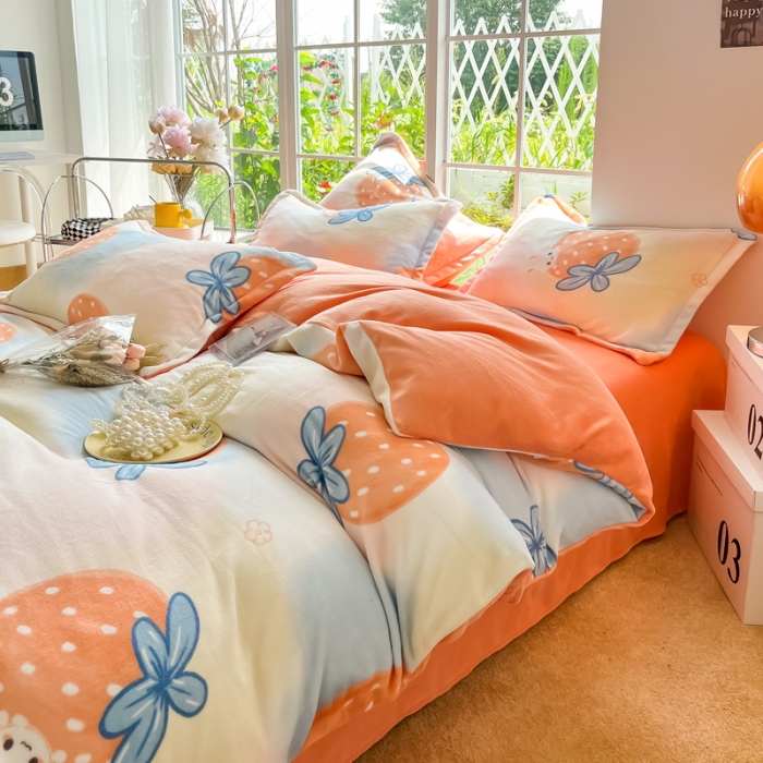 91家纺网 家纺一手货源 找家纺 米莱 2022新款牛奶绒小清新印花四件套 草莓兔