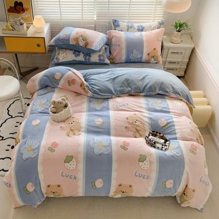 91家纺网 家纺一手货源 找家纺 澳萝拉 2022新款牛奶绒印花四件套 梦幻草莓熊