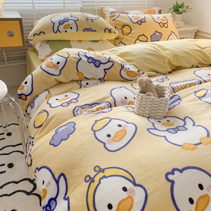 91家纺网 家纺一手货源 找家纺 澳萝拉 2022新款牛奶绒印花四件套 快乐鸭鸭