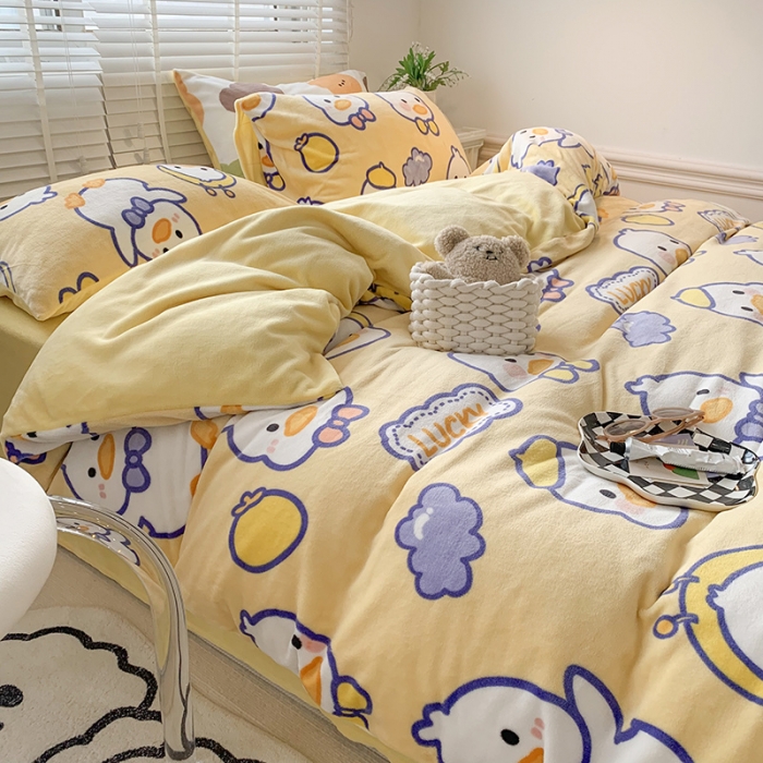 91家纺网 家纺一手货源 找家纺 澳萝拉 2022新款牛奶绒印花四件套 快乐鸭鸭