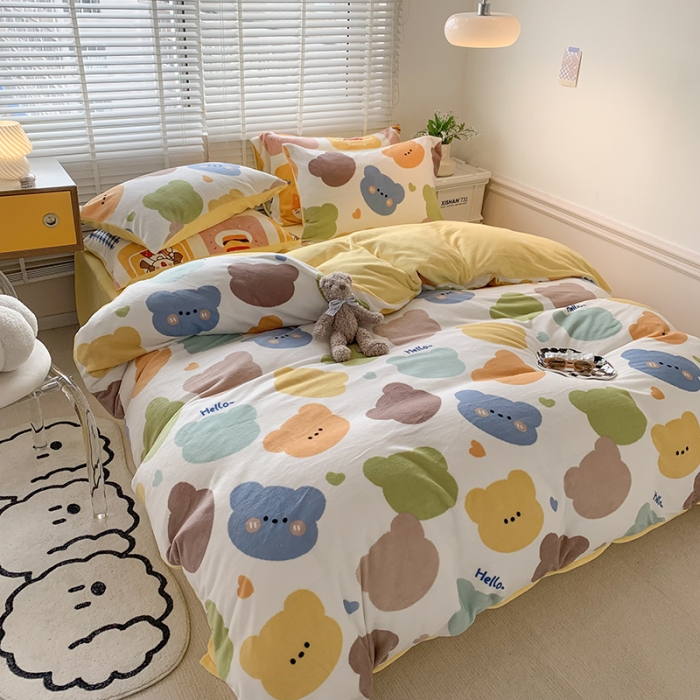 91家纺网 家纺一手货源 找家纺 澳萝拉 2022新款牛奶绒印花四件套 软萌熊