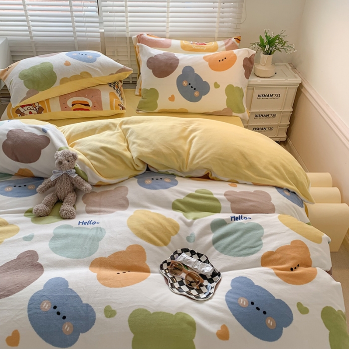 91家纺网 家纺一手货源 找家纺 澳萝拉 2022新款牛奶绒印花四件套 软萌熊