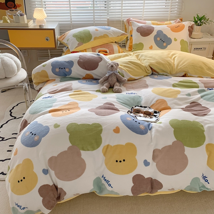 91家纺网 家纺一手货源 找家纺 澳萝拉 2022新款牛奶绒印花四件套 软萌熊