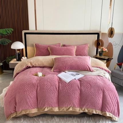 91家纺网 家纺一手货源 找家纺 铠畅 2022新款230克轻奢简约烂花绒牛奶绒剪花四件套 巴伦-粉