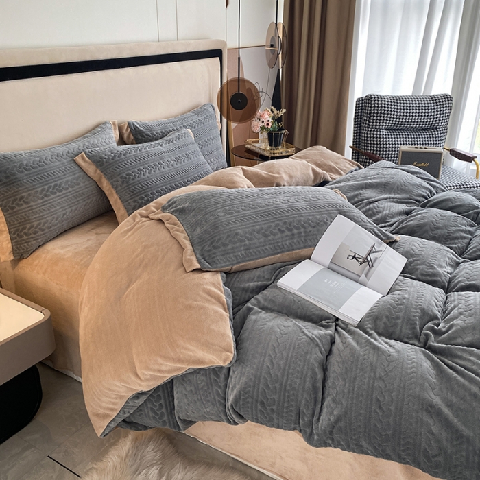 91家纺网 家纺一手货源 找家纺 铠畅 2022新款230克轻奢简约烂花绒牛奶绒剪花四件套 艾薇-灰