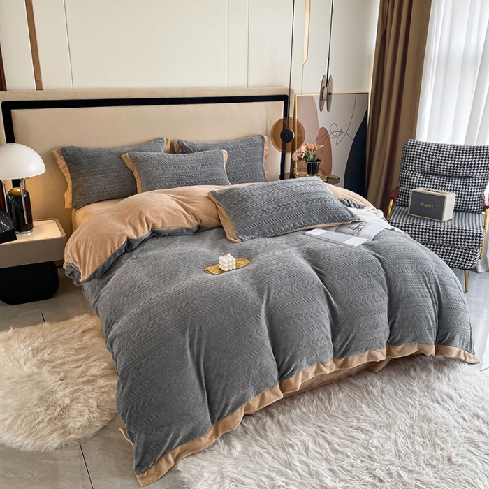 91家纺网 家纺一手货源 找家纺 铠畅 2022新款230克轻奢简约烂花绒牛奶绒剪花四件套 艾薇-灰