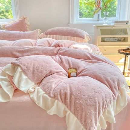 91家纺网 家纺一手货源 找家纺 总）其奥2025保暖加厚牛奶绒宝宝绒韩版公主风四件套花朵系列