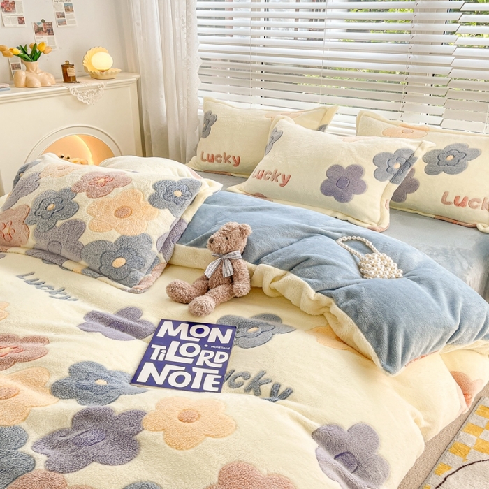 91家纺网 家纺一手货源 找家纺 苏拉  2023新款秋冬新款雪花绒牛奶绒四件套 花季