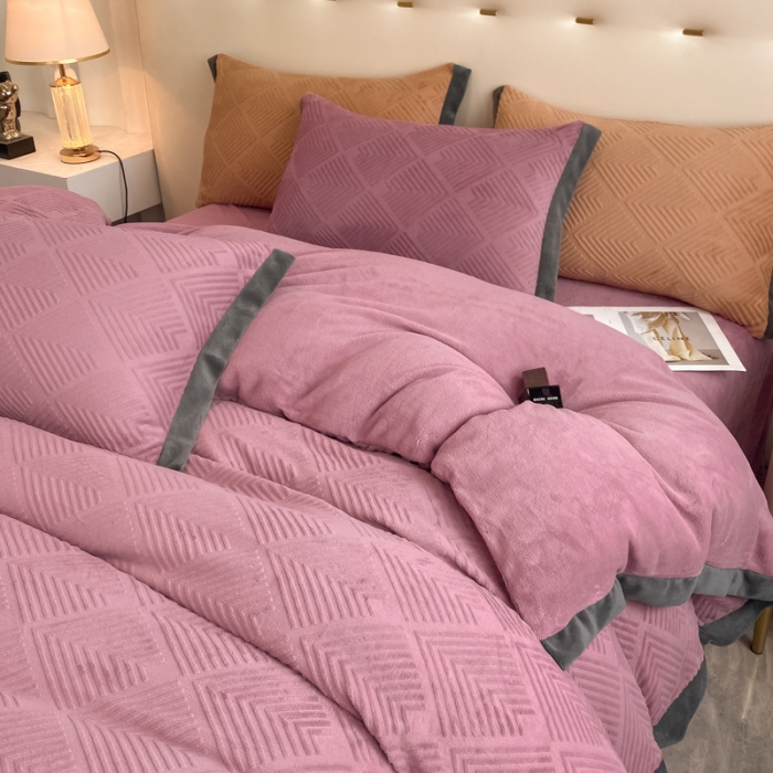 91家纺网 家纺一手货源 找家纺 金丝鸟 2022新款240g全消光牛奶绒宽边工艺雕花四件套 光年 豆沙