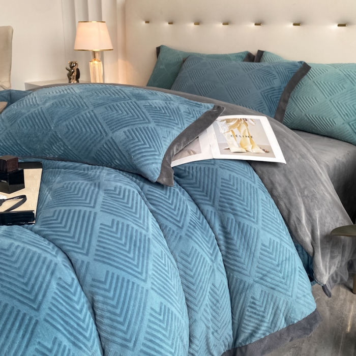 91家纺网 家纺一手货源 找家纺 金丝鸟 2022新款240g全消光牛奶绒宽边工艺雕花四件套 光年 蓝