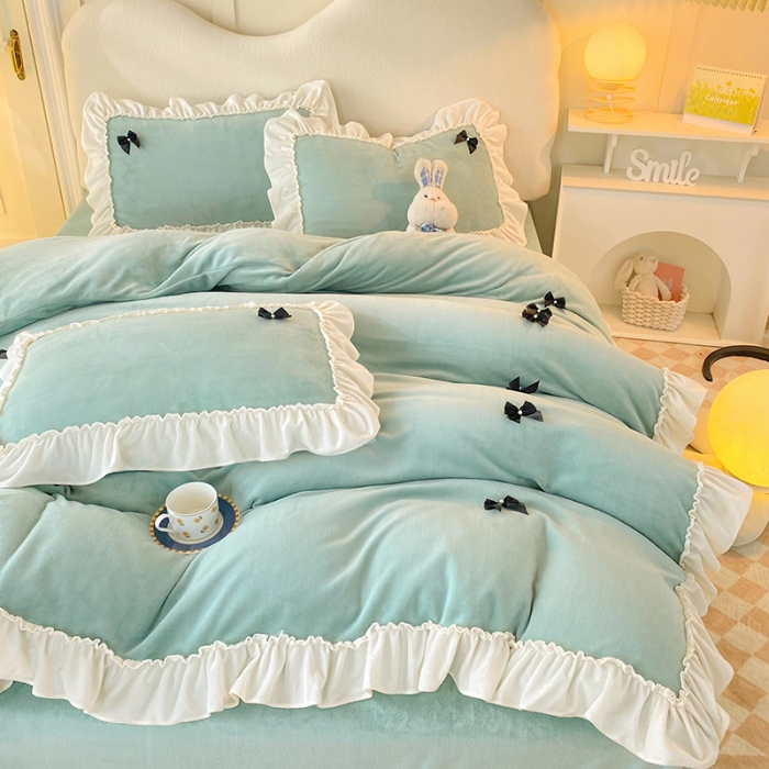 91家纺网 家纺一手货源 找家纺 花香四季 2023新款高克重牛奶绒蝴蝶结四件套 晴空蓝