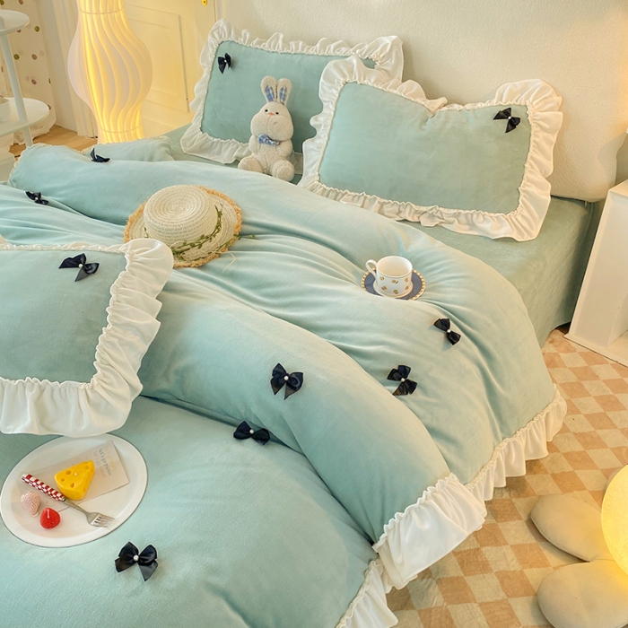 91家纺网 家纺一手货源 找家纺 花香四季 2023新款高克重牛奶绒蝴蝶结四件套 晴空蓝