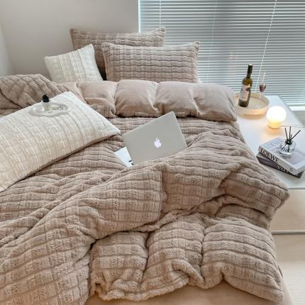 91家纺网 家纺一手货源 找家纺 满座2025直播爆款高端小方格320克獭兔毛绒立体剪花纯色牛奶绒四件套