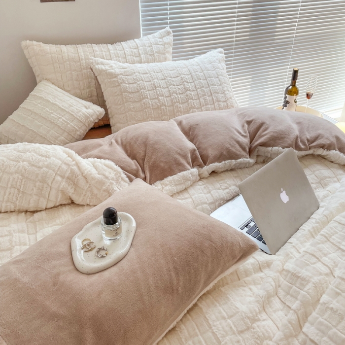 91家纺网 家纺一手货源 找家纺 满座直播爆款高端9斤320克A类獭兔毛绒立体剪花纯色牛奶绒四件套白加咖