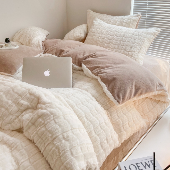 91家纺网 家纺一手货源 找家纺 满座直播爆款高端9斤320克A类獭兔毛绒立体剪花纯色牛奶绒四件套白加咖