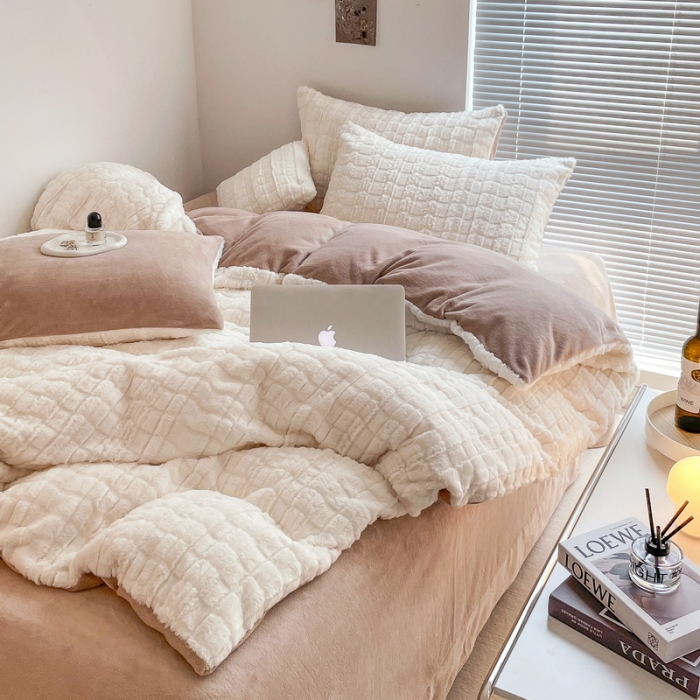 91家纺网 家纺一手货源 找家纺 满座直播爆款高端9斤320克A类獭兔毛绒立体剪花纯色牛奶绒四件套白加咖