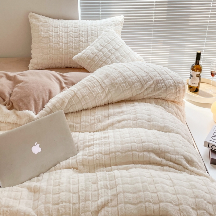 91家纺网 家纺一手货源 找家纺 满座直播爆款高端9斤320克A类獭兔毛绒立体剪花纯色牛奶绒四件套白加咖