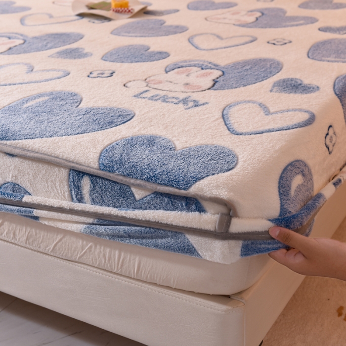 91家纺网 家纺一手货源 找家纺 慕梵 2022新款雪花绒印花卡通床笠 爱心兔