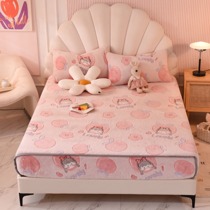 91家纺网 家纺一手货源 找家纺 慕梵 2022新款雪花绒印花卡通床笠 桃子少女