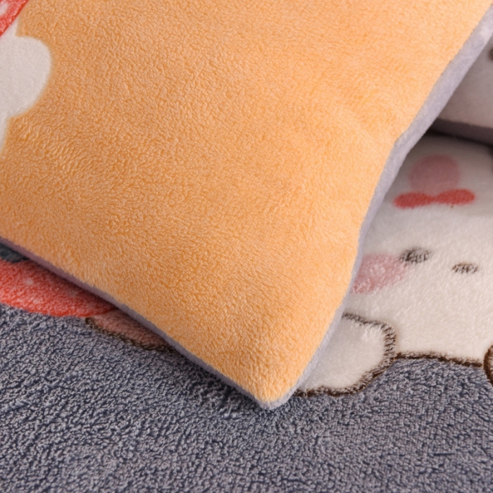 91家纺网 家纺一手货源 找家纺 慕梵 2022新款雪花绒卡通印花单被套 草莓兔