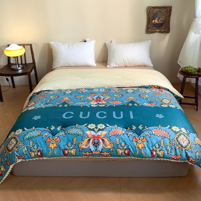 91家纺网 家纺一手货源 找家纺 花沐 2023新款针织棉大豆被豆豆被冬被被子 大版印花-湖蓝