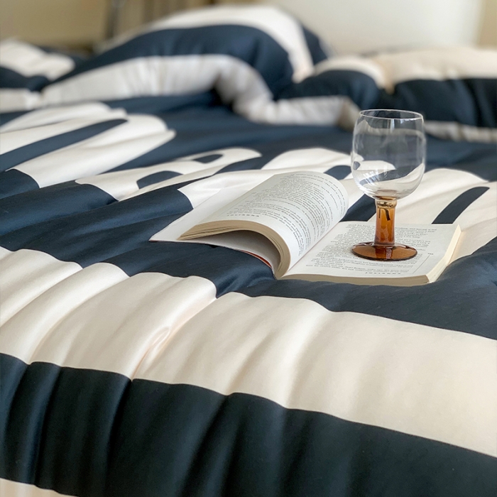 91家纺网 家纺一手货源 找家纺 花沐 2023新款针织棉大豆被豆豆被冬被被子 大版印花-条格