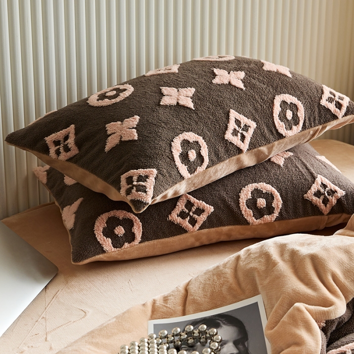 91家纺网 家纺一手货源 找家纺 花沐 2023新款轻奢提花牛奶绒四件套 提花经典色