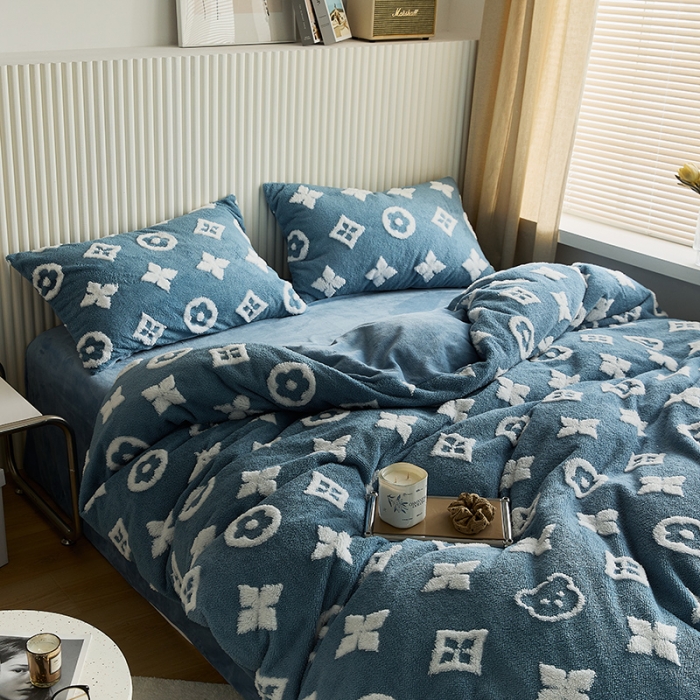 91家纺网 家纺一手货源 找家纺 花沐 2023新款轻奢提花牛奶绒四件套 提花蓝色