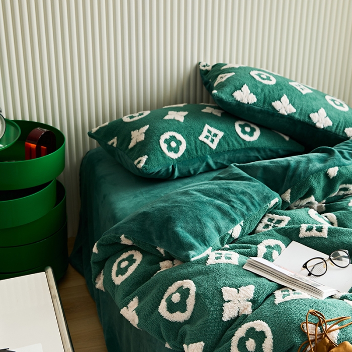 91家纺网 家纺一手货源 找家纺 花沐 2023新款轻奢提花牛奶绒四件套 提花绿色